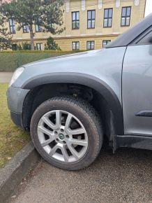 Plastové lemy blatníkov pre Skoda Yeti (2009-2017)