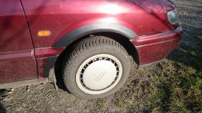 Plastové lemy blatníkov pre Volkswagen Passat B4 kombi (1993-1996)