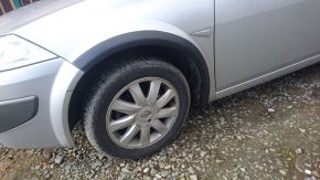 Plastové lemy blatníkov pre Renault Megane II Coupe-cabrio (2002-2009), 2-dverová verzia