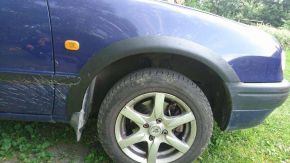 Plastové lemy blatníkov pre Toyota Corolla VIII sedan/liftback (1997-2002)