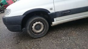 Plastové lemy blatníkov pre Peugeot Partner (1996-2002), pred faceliftom bez lišty